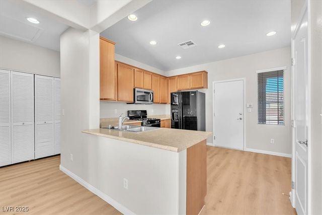 2105 TURTLE BEACH Avenue, North Las Vegas, NV 89081