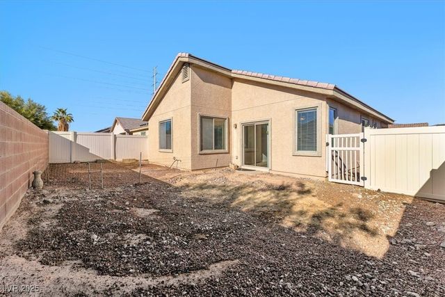 2105 TURTLE BEACH Avenue, North Las Vegas, NV 89081