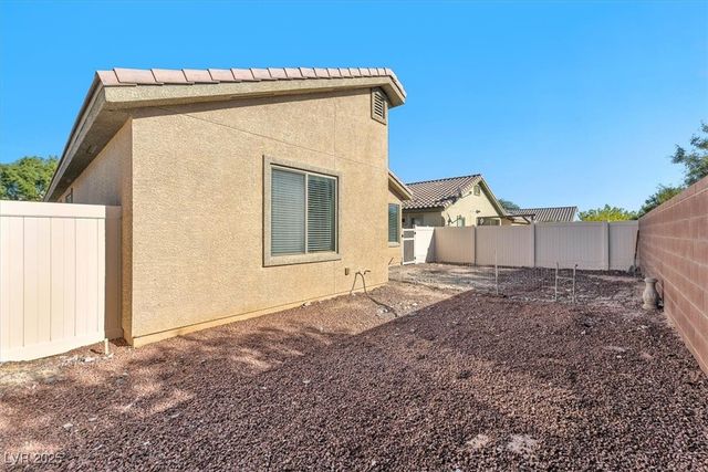 2105 TURTLE BEACH Avenue, North Las Vegas, NV 89081