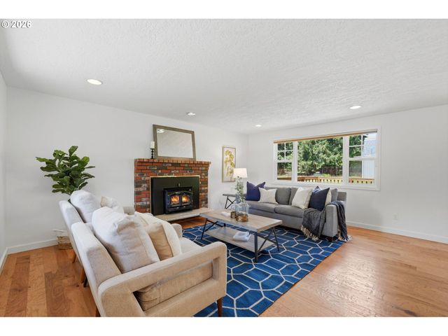 11254 Se RAMONA Dr, Boring, OR 97009