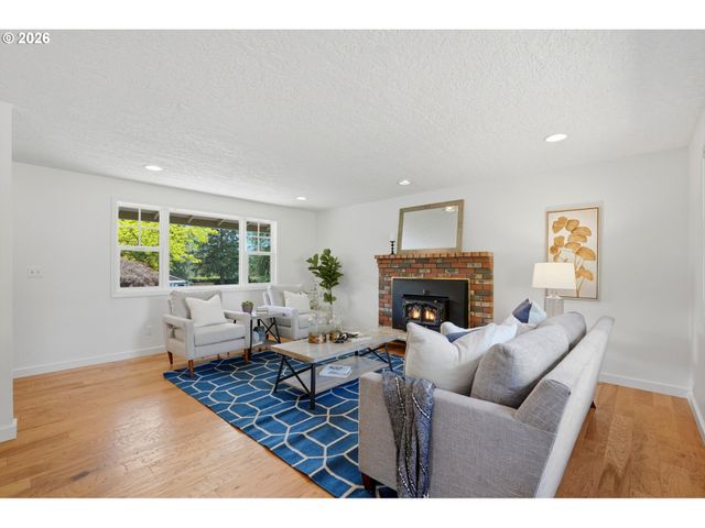11254 Se RAMONA Dr, Boring, OR 97009