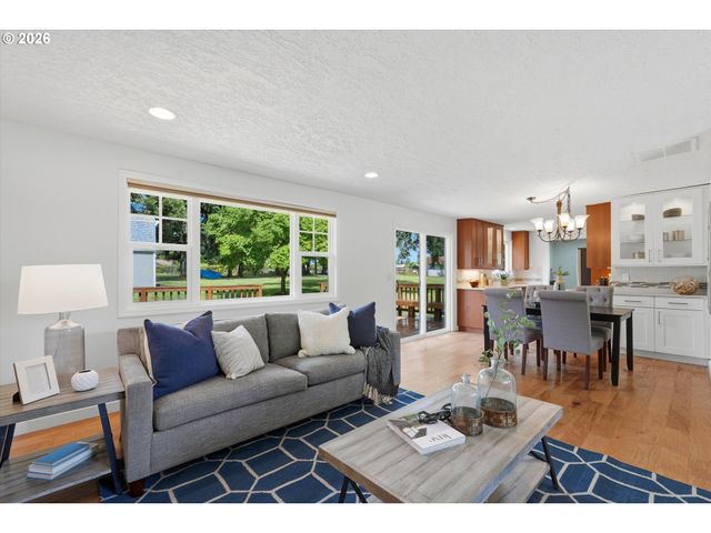 11254 Se RAMONA Dr, Boring, OR 97009