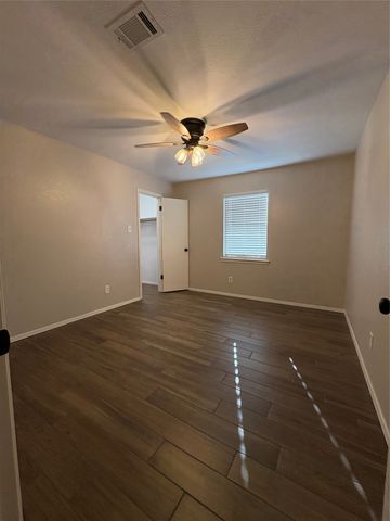 917 Clear View Drive, Bedford, TX 76021