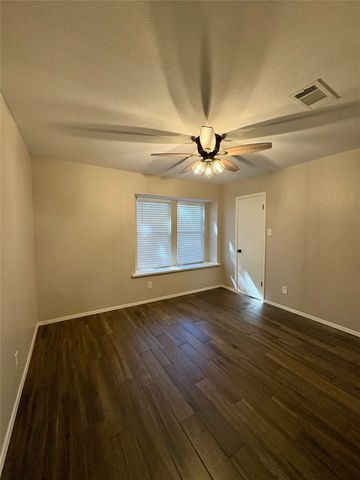 917 Clear View Drive, Bedford, TX 76021