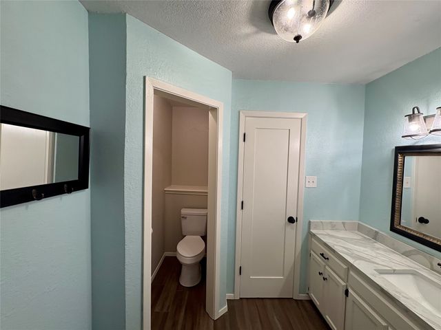 917 Clear View Drive, Bedford, TX 76021