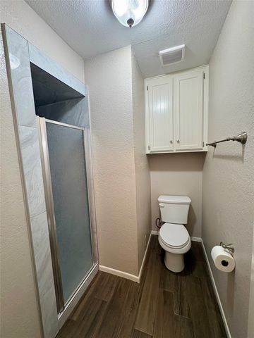 917 Clear View Drive, Bedford, TX 76021
