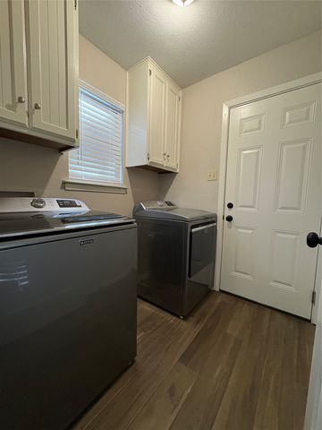 917 Clear View Drive, Bedford, TX 76021