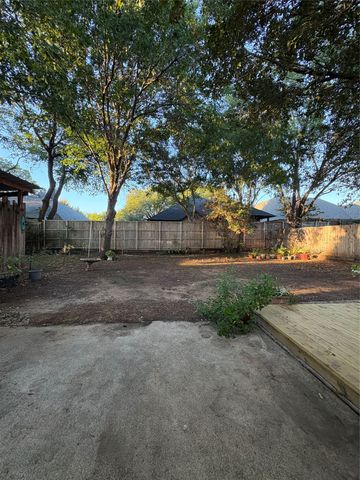 917 Clear View Drive, Bedford, TX 76021