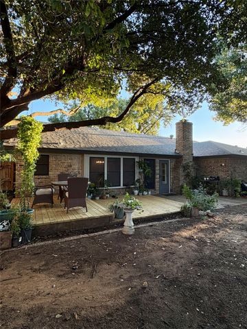917 Clear View Drive, Bedford, TX 76021