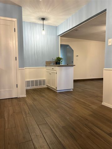 917 Clear View Drive, Bedford, TX 76021
