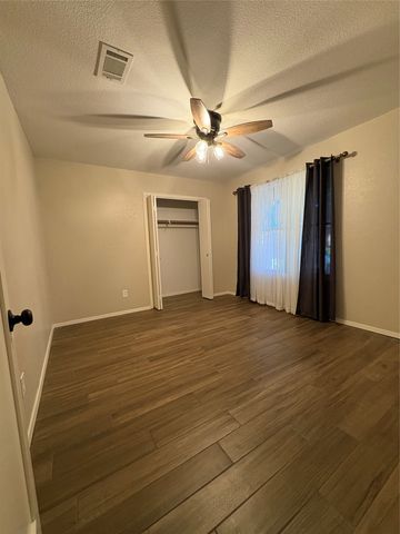 917 Clear View Drive, Bedford, TX 76021