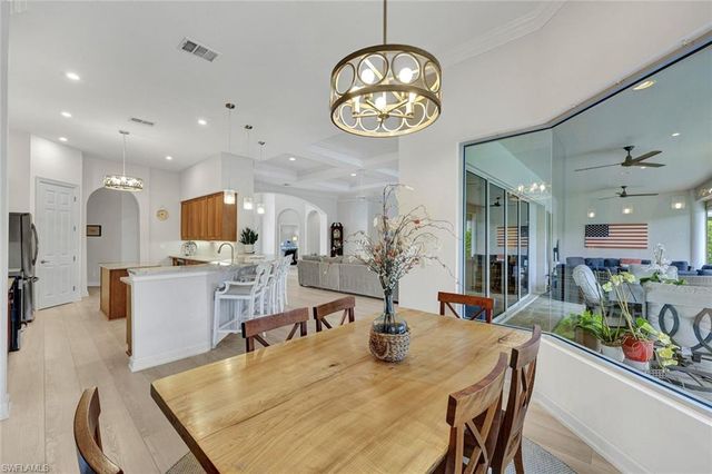 16075 Parque LN, Naples, FL 34110