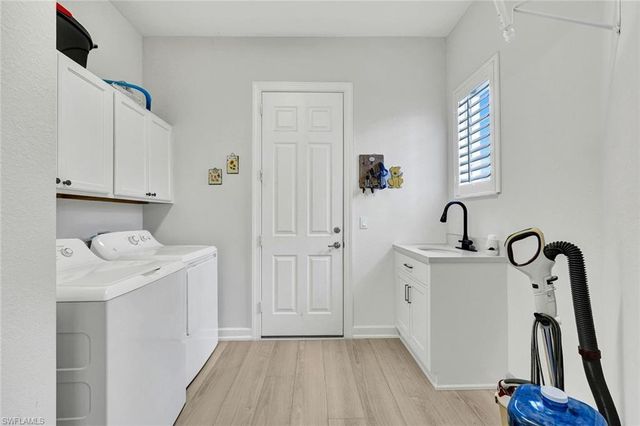 16075 Parque LN, Naples, FL 34110