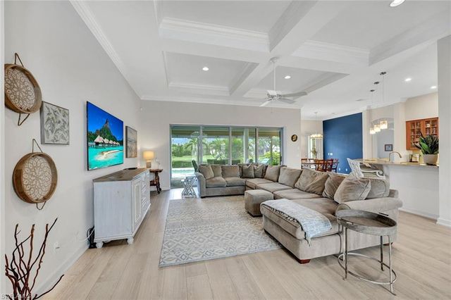 16075 Parque LN, Naples, FL 34110