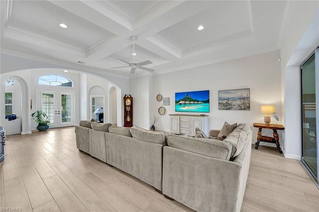 16075 Parque LN, Naples, FL 34110