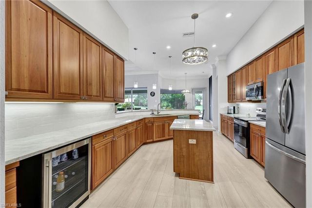 16075 Parque LN, Naples, FL 34110