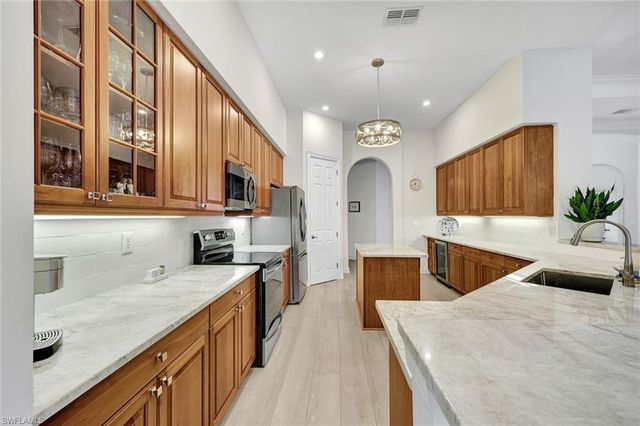 16075 Parque LN, Naples, FL 34110