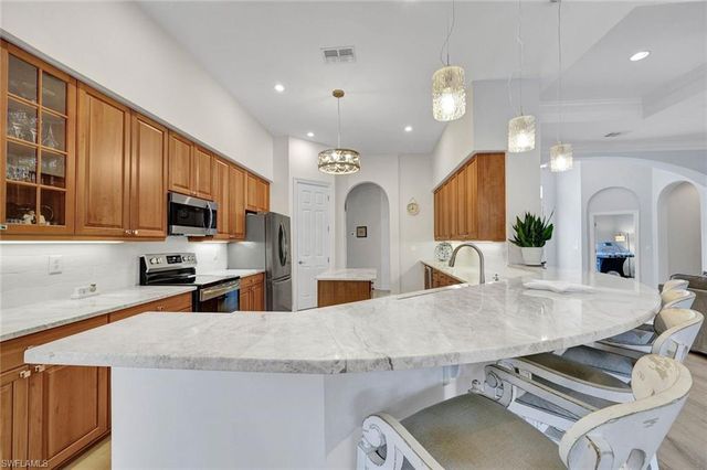 16075 Parque LN, Naples, FL 34110