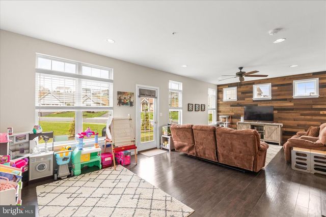 1654 HARALSON DR, Mechanicsburg, PA 17055