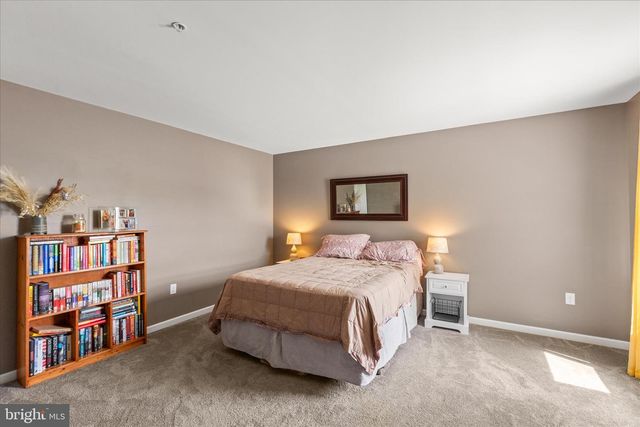 1654 HARALSON DR, Mechanicsburg, PA 17055