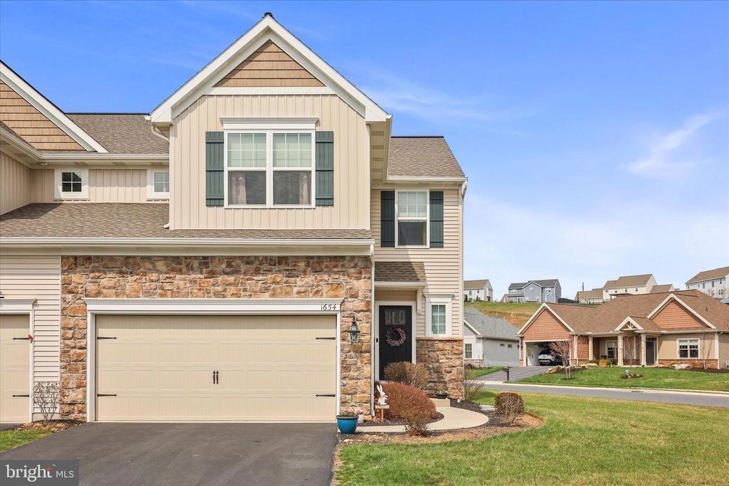 1654 HARALSON DR, Mechanicsburg, PA 17055