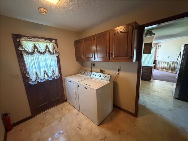 12325 Pinehurst Drive, Kansas City, KS 66109