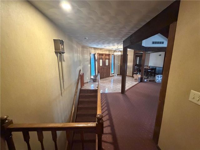 12325 Pinehurst Drive, Kansas City, KS 66109