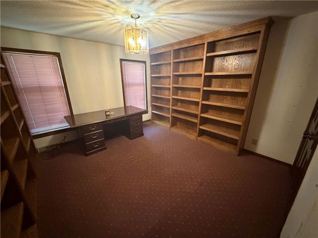 12325 Pinehurst Drive, Kansas City, KS 66109