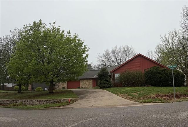 12325 Pinehurst Drive, Kansas City, KS 66109
