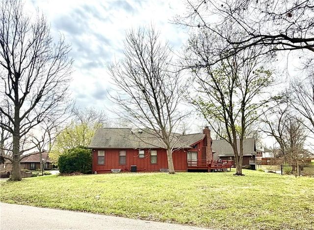 12325 Pinehurst Drive, Kansas City, KS 66109
