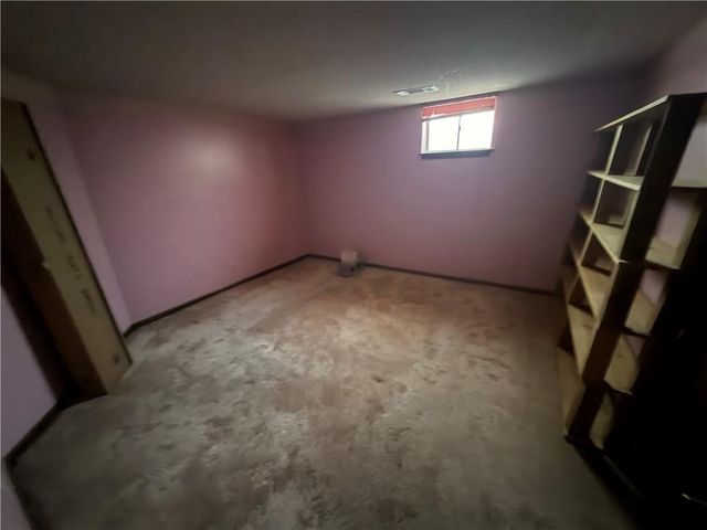 12325 Pinehurst Drive, Kansas City, KS 66109