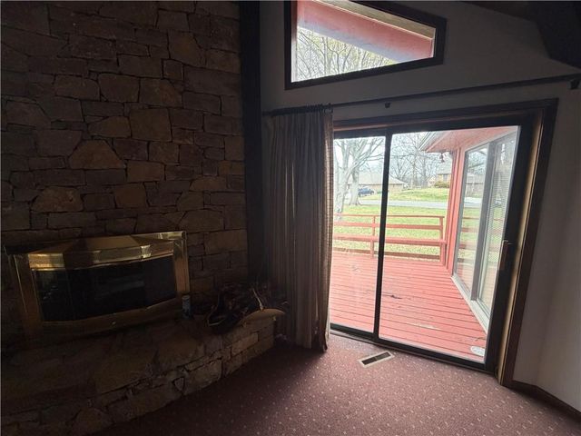 12325 Pinehurst Drive, Kansas City, KS 66109