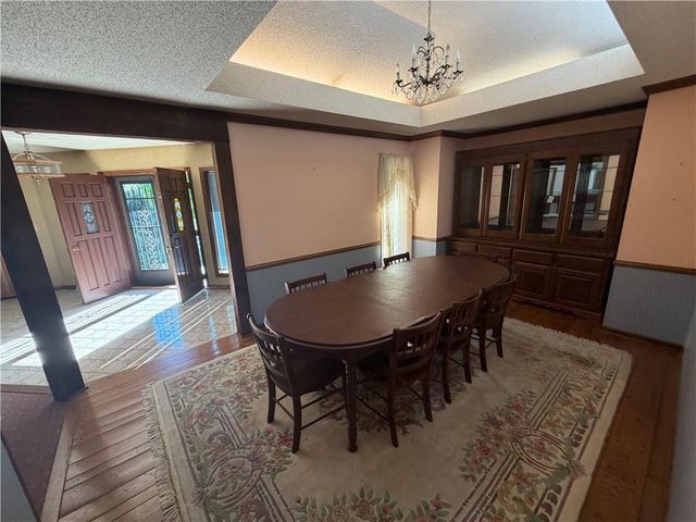 12325 Pinehurst Drive, Kansas City, KS 66109