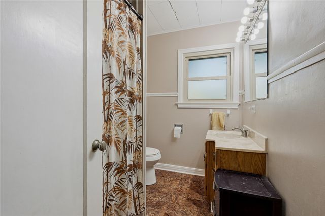 1325 W Main Street, Denison, TX 75020