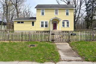 525 S Calumet Road, Chesterton, IN 46304