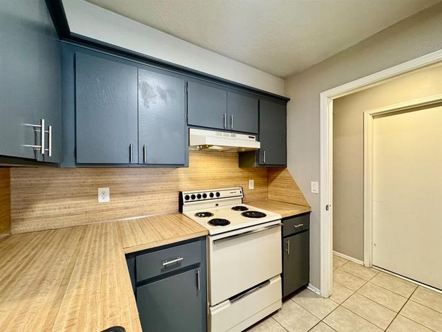 143 Barrett Place, Edmond, OK 73003