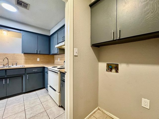 143 Barrett Place, Edmond, OK 73003