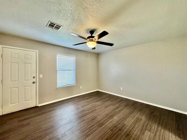 143 Barrett Place, Edmond, OK 73003