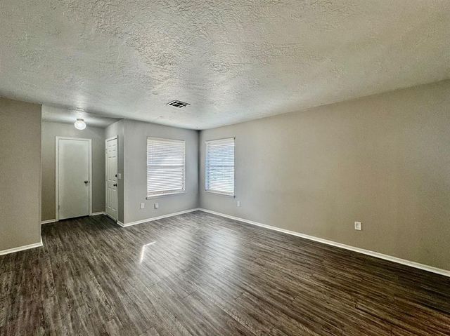 143 Barrett Place, Edmond, OK 73003