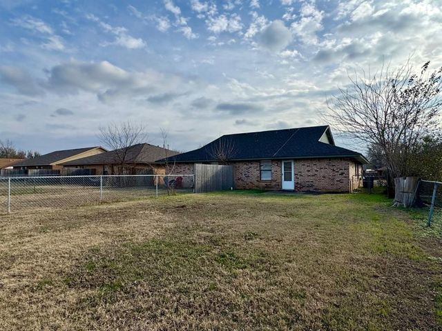 143 Barrett Place, Edmond, OK 73003