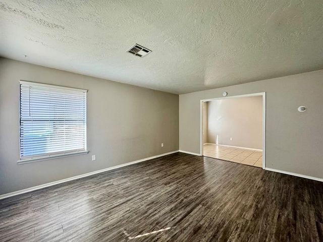 143 Barrett Place, Edmond, OK 73003