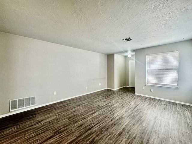 143 Barrett Place, Edmond, OK 73003