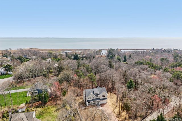 17 Cedar Lane, East Patchogue, NY 11772