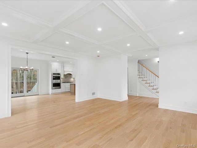 17 Cedar Lane, East Patchogue, NY 11772