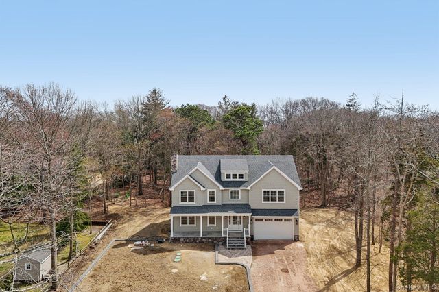 17 Cedar Lane, East Patchogue, NY 11772