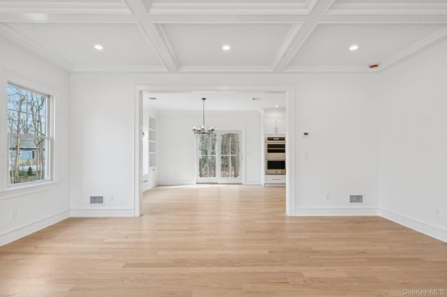 17 Cedar Lane, East Patchogue, NY 11772