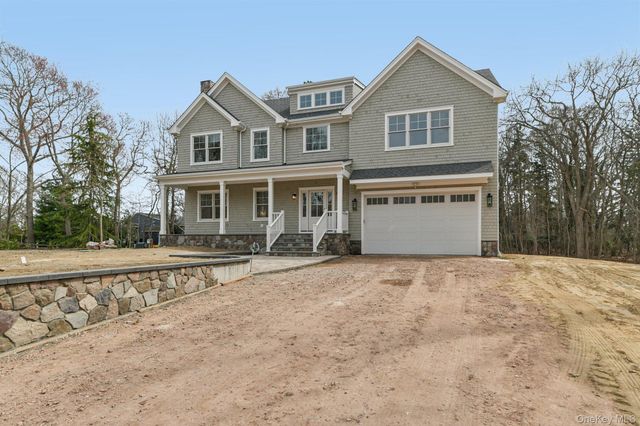 17 Cedar Lane, East Patchogue, NY 11772