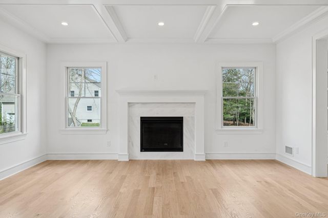 17 Cedar Lane, East Patchogue, NY 11772