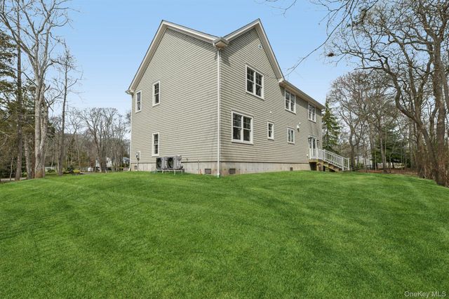 17 Cedar Lane, East Patchogue, NY 11772