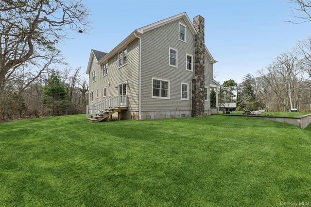 17 Cedar Lane, East Patchogue, NY 11772